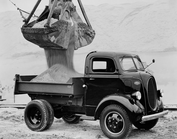 1939-Ford-Cab-Over-Engine-dump-truck