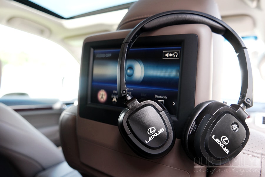 2018 Lexus GX 460 rear entertainment system