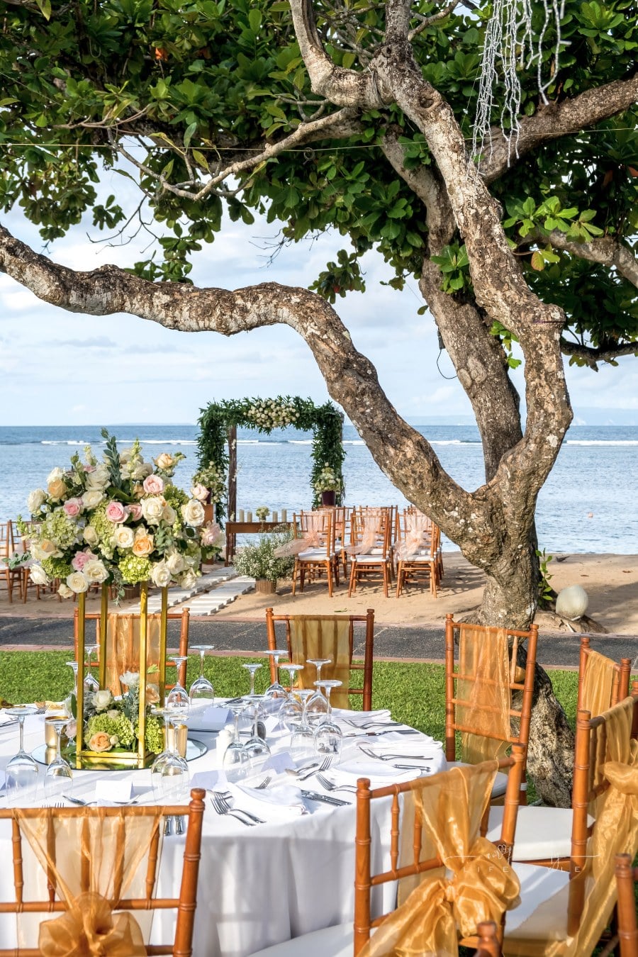 Wedding outdoor table set up. Beautiful beach wedding venue