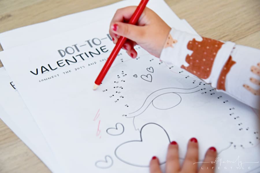 Dot to dot Valentine worksheet for preschool