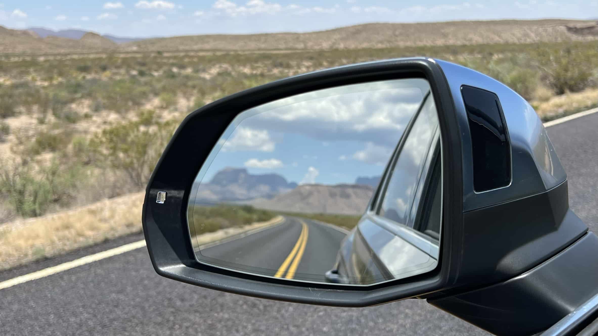 drive side mirror on 2022 Audi SQ7 Prestige