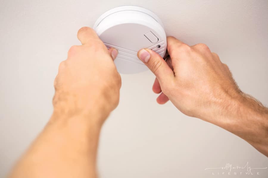 installing a smoke detector on the ceiling