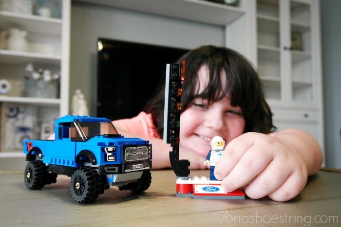 Ford F-150 Raptor LEGO Speed Champions Set