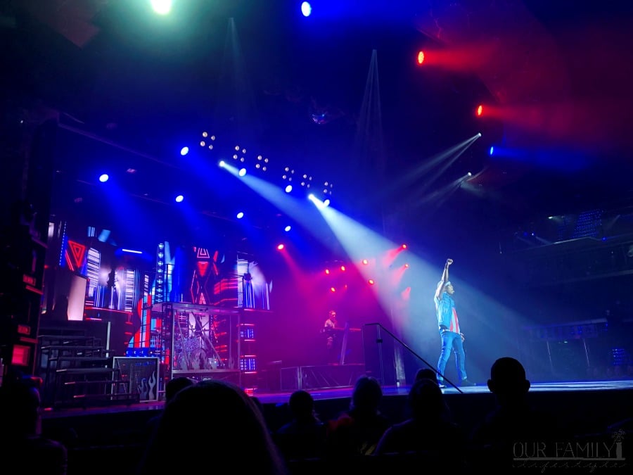 live shows on Carnival Cruise lines