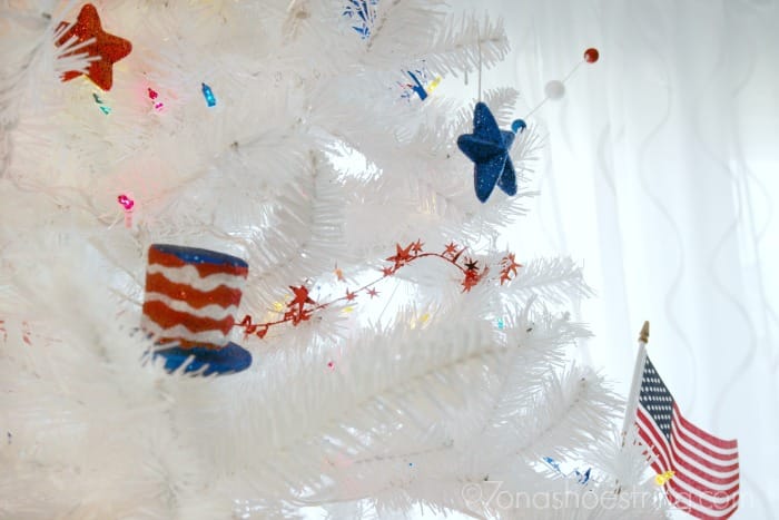 patriotic 4th of July Christmas tree