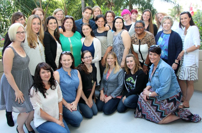 Sharlto with bloggers