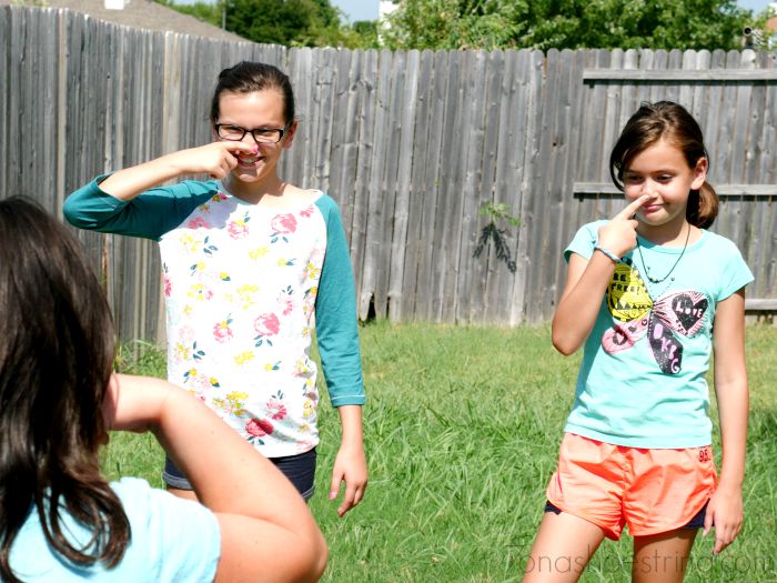 Simon Says play a backyard game