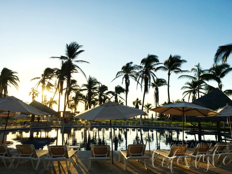 sunrise at Holiday Inn Los Cabos