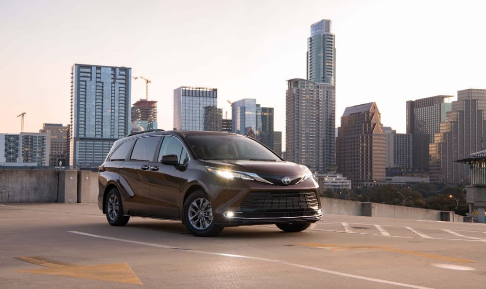 Top Reasons Why the 2023 Toyota Sienna Platinum is Worth the Hype
